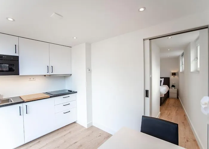 Апартаменты Happy Days - Luxurious - Free Parking On Own Зандфорт